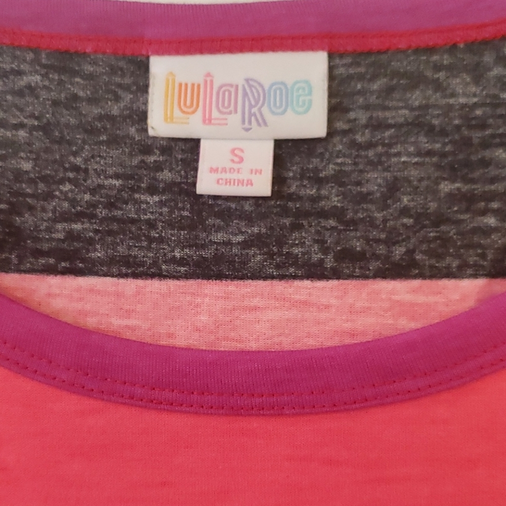 LulaRoe Gigi rainbow ๐ shirt, size S - Picture 4 of 5